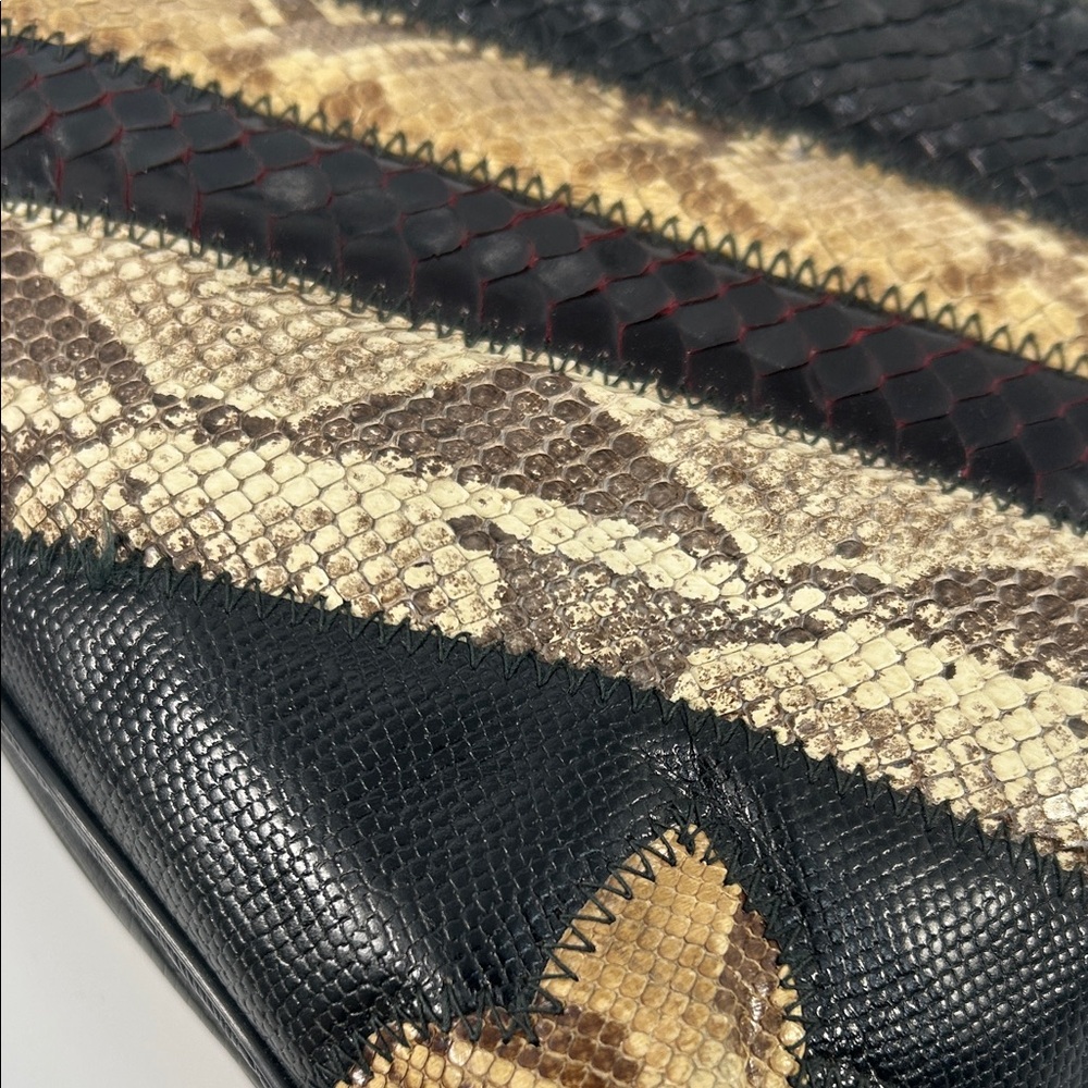 Elegant Patchwork Crossbody Bag - Picture 15 of 16